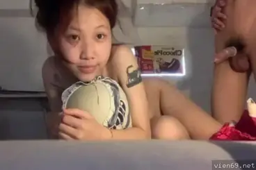 Doggy Datang Untuk Tattoo Sister Terangsang